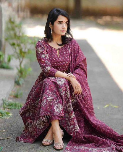 Fully Stiched Rayon Printed Kurti Pant Dupatta