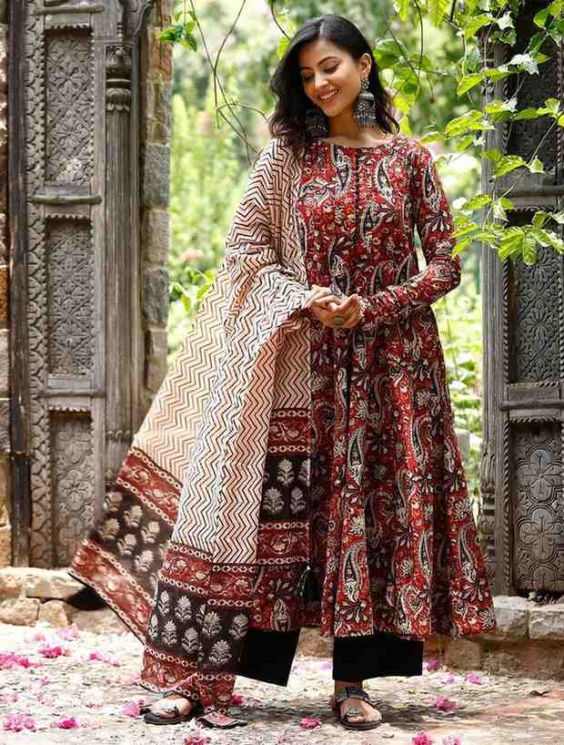 Fully Stiched Rayon Printed Kurti Pant Dupatta