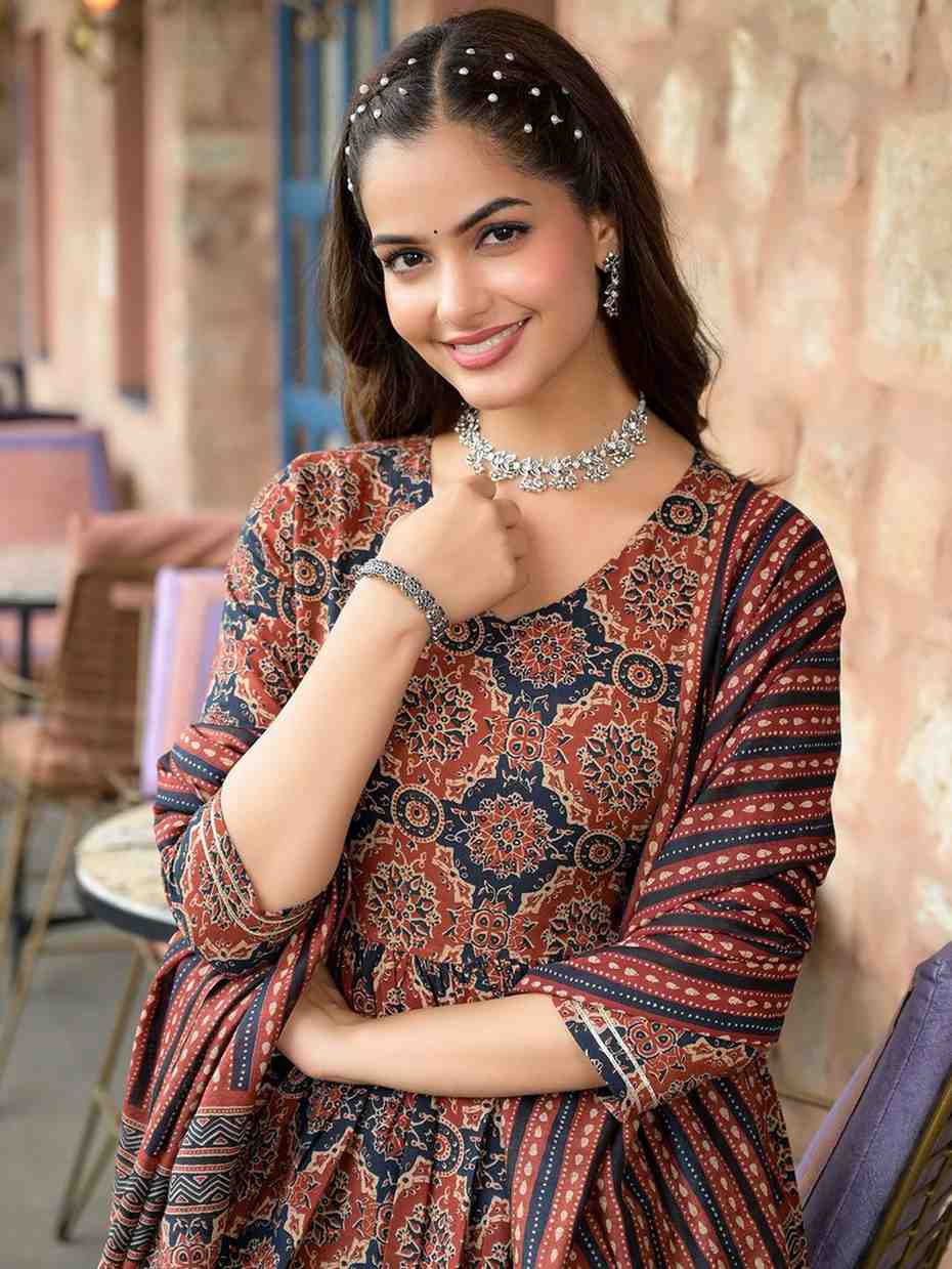 Fully Stiched Rayon Printed Kurti Pant Dupatta