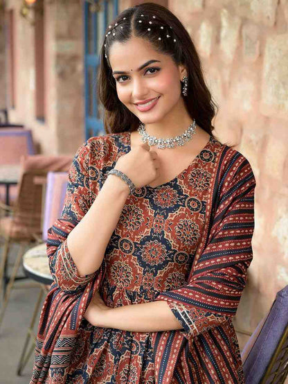 Fully Stiched Rayon Printed Kurti Pant Dupatta