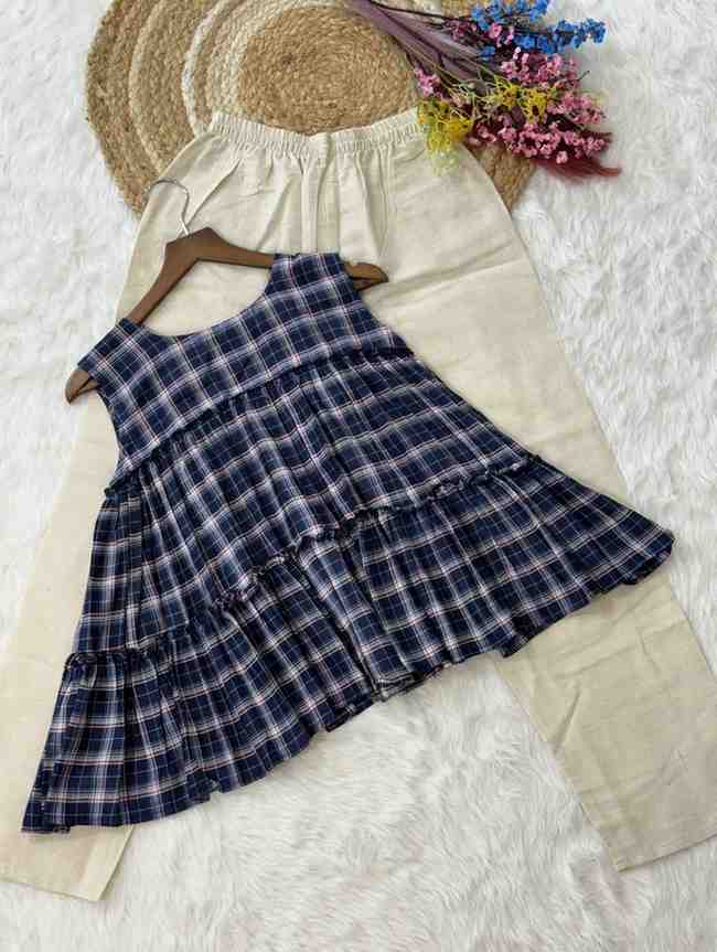 Stylish women casual top and bottom set
