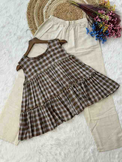 Women daily wear woven checks outfit