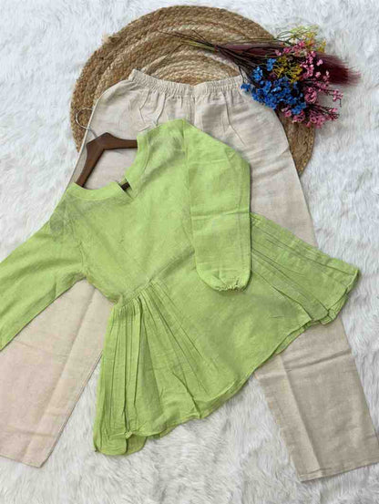 Stylish casual top and bottom set for women