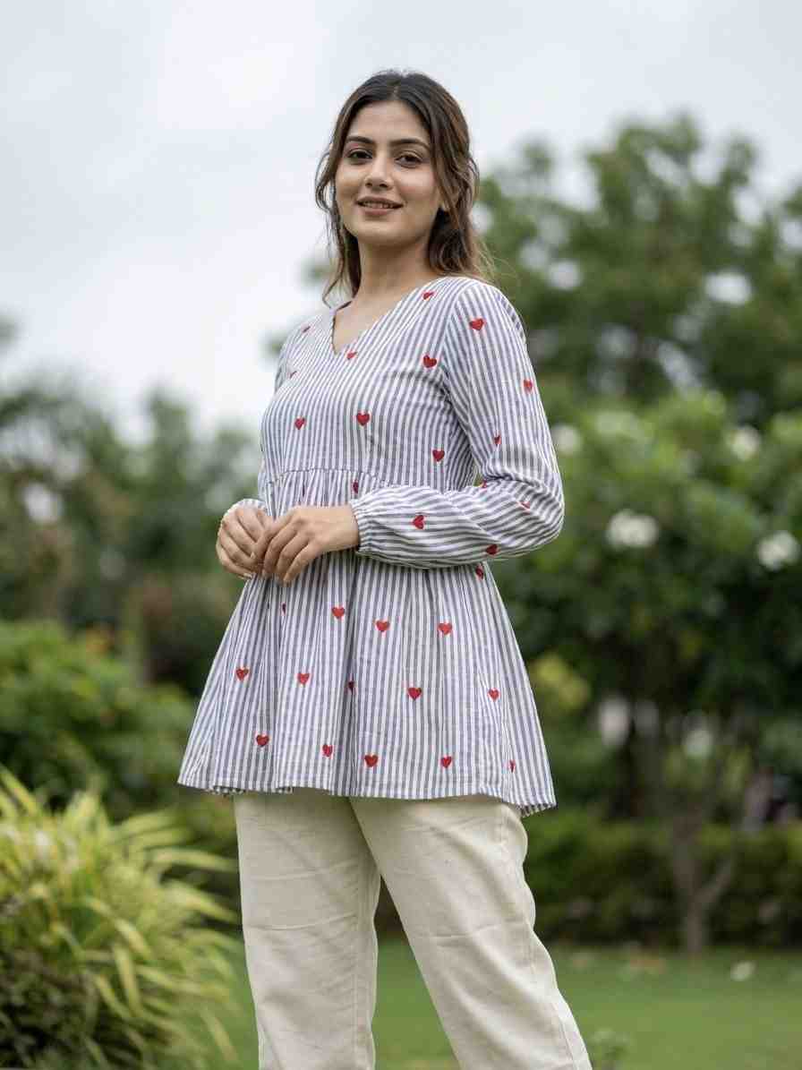 Women embroidered cotton top with linen bottom