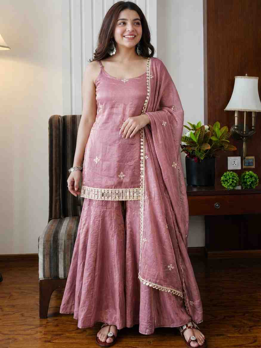 Fendy Silk Embroidered Kurta Set