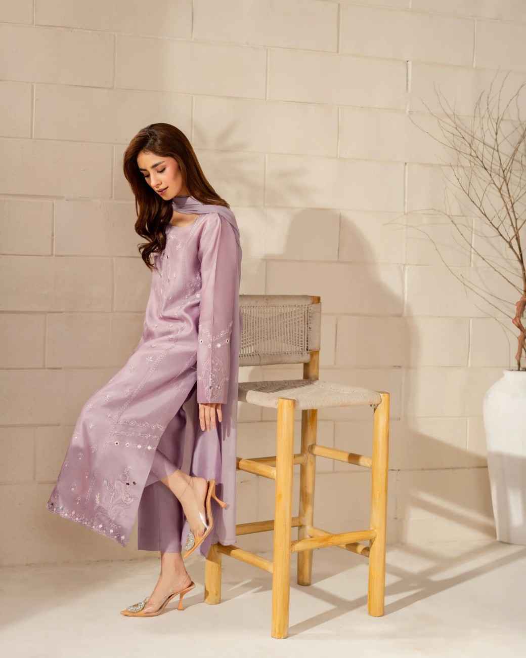 Women's Lavender Embroidered Kurta