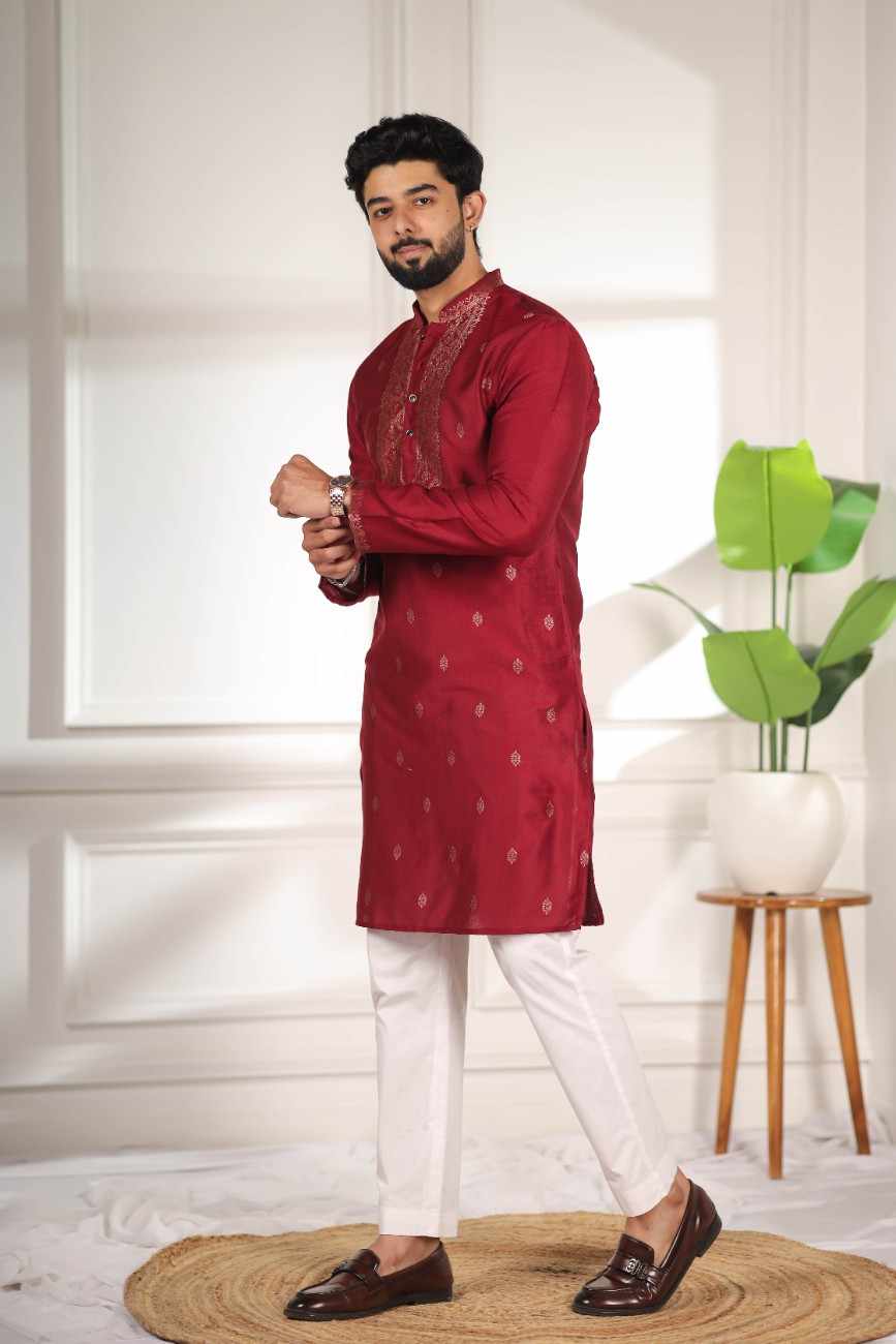 Men's Embroidered Kurta Set