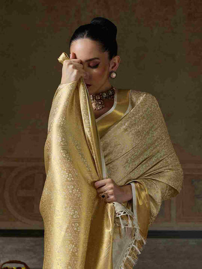 Elegant Kanchivaram Silk Saree with Traditional Woven Jari Design