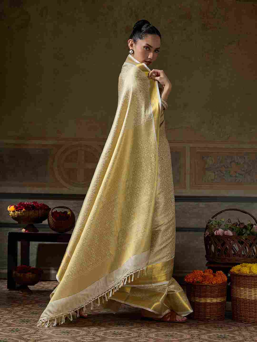Traditional Kanchivaram Silk Woven Jari Saree for Festive Wear