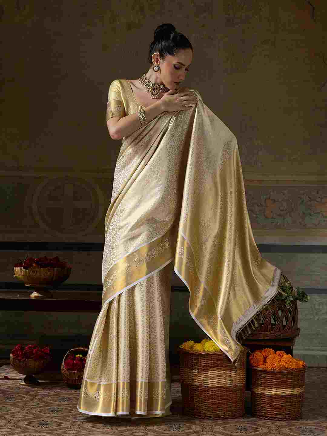 Kanchivaram Silk Saree with Intricate Jari Weaving