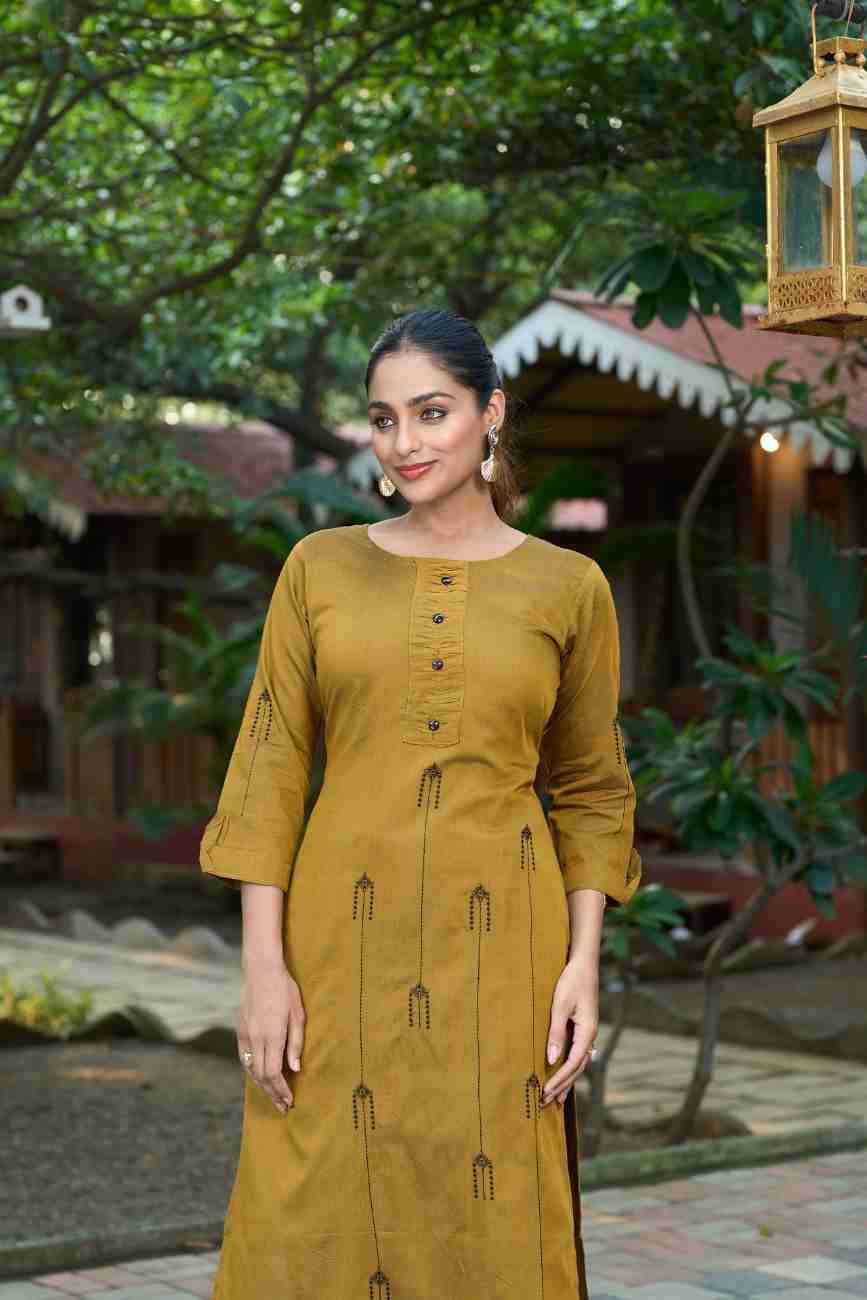 Elegant Roma silk ethnic outfit for special occasions