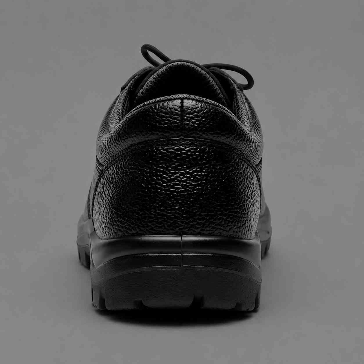 Heavy-duty police safety shoes with steel toe protection