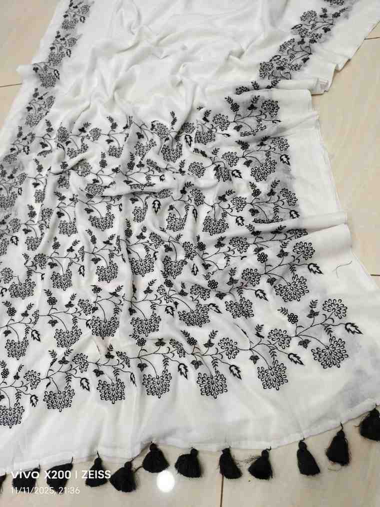 Exclusive Premium Hand Embroidery Mul Cotton Saree with Blouse Piece Hiya’s Boutique