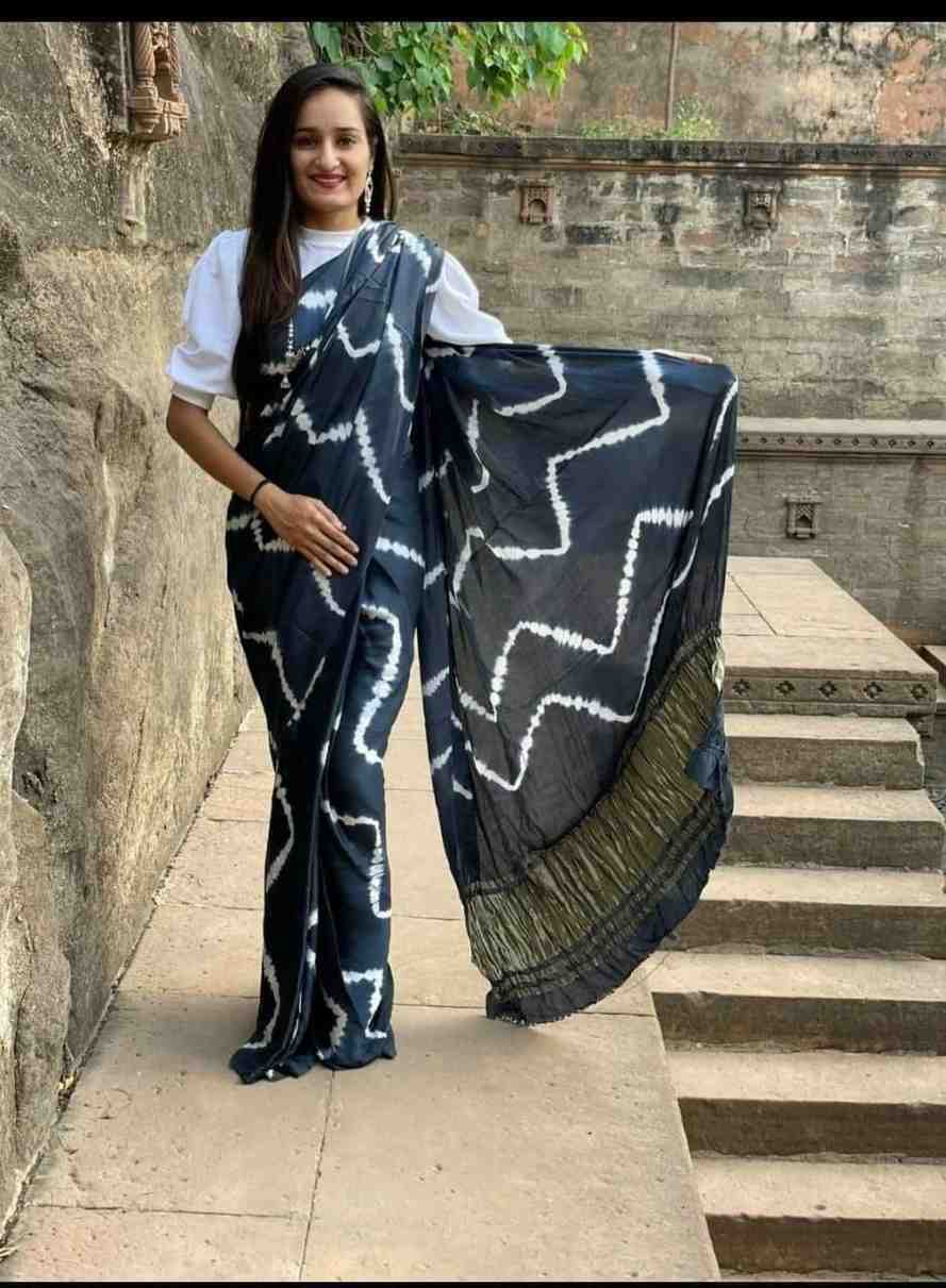 Handloom mulberry silk bandhani saree tie dye print festive wear