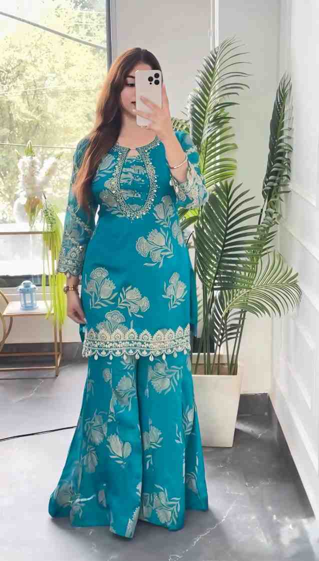Faux Georgette Party Wear Suit