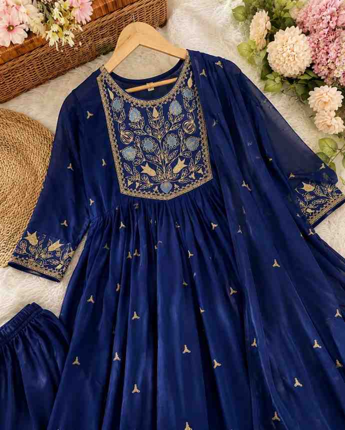 Women's Embroidered Suit Set