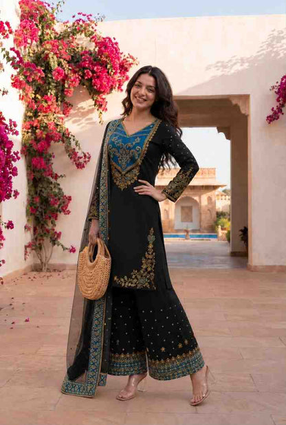Traditional Women's Suit Set