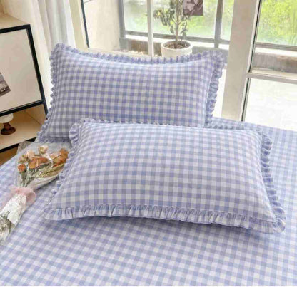 Elastic king size fitted bedsheet with secure mattress fit