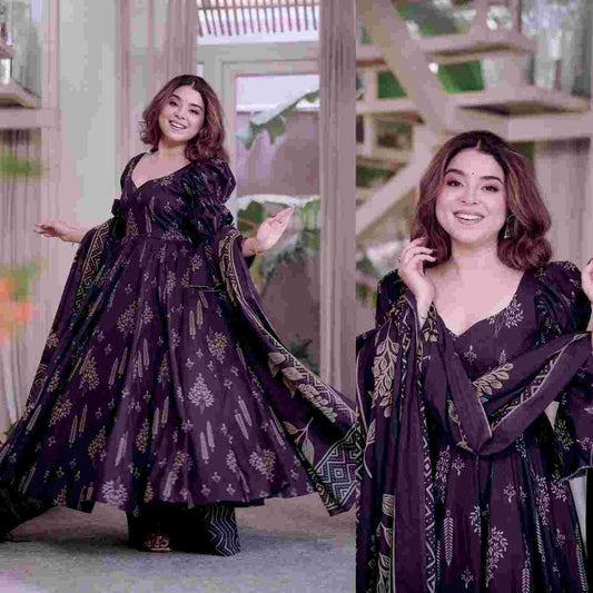 Designer Anarkali suit for women with digital print and chiffon dupatta