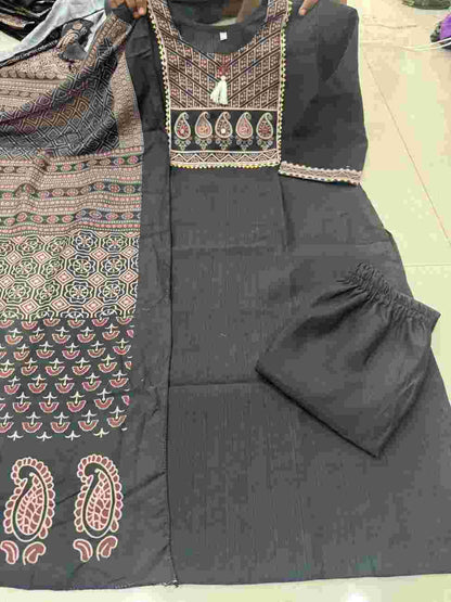 Stylish women's party wear kurti pant set with dupatta